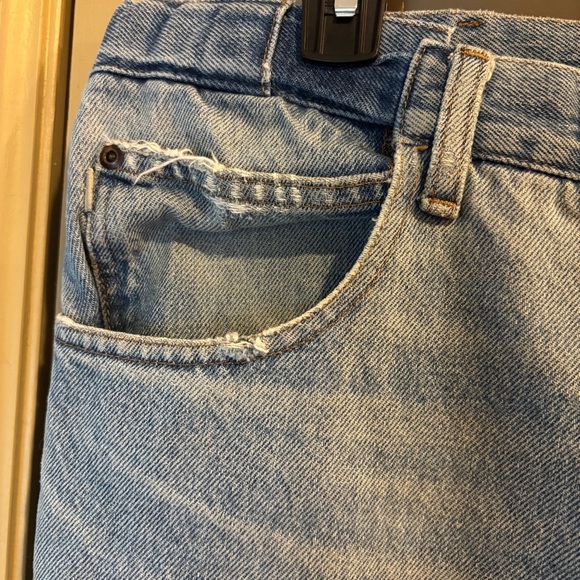 L.L. Bean Men’s Faded Comfort Waist Jeans - Picture 5 of 10